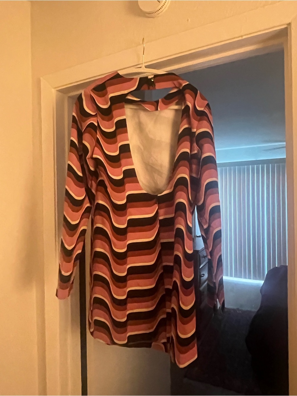 Striped Wave Pattern Long Sleeve Dress, Low Back - Pink, Black, Brown US 10 - Picture 2 of 3